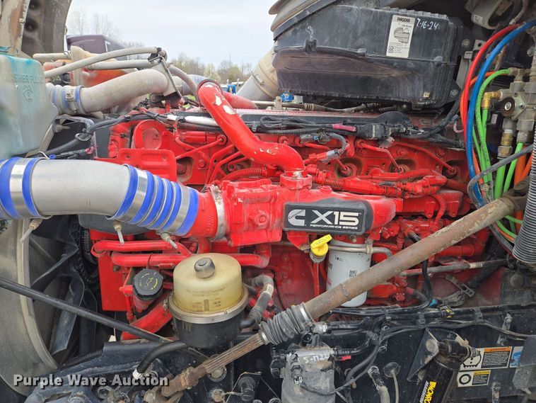 image for item EQ6944 2018 Kenworth T880 semi truck