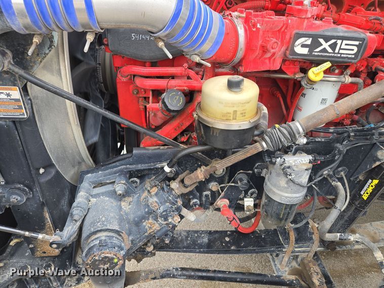 image for item EQ6944 2018 Kenworth T880 semi truck