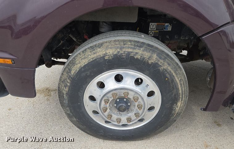 image for item EQ6944 2018 Kenworth T880 semi truck