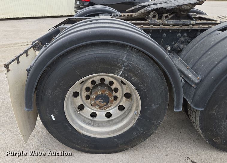 image for item EQ6944 2018 Kenworth T880 semi truck