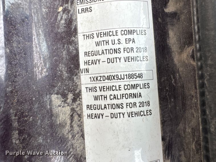 image for item EQ6944 2018 Kenworth T880 semi truck