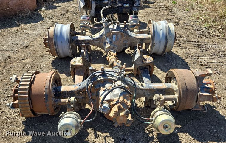 image for item EQ6947 Eaton-Spicer RS381 truck axles