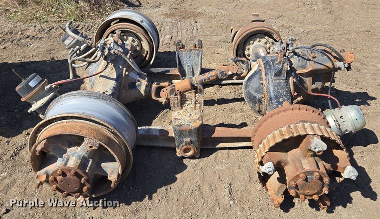 image for item EQ6947 Eaton-Spicer RS381 truck axles