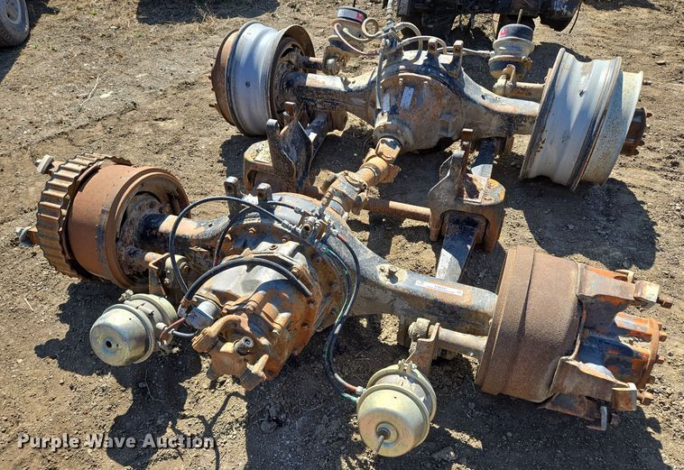 image for item EQ6947 Eaton-Spicer RS381 truck axles