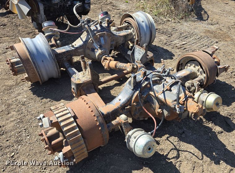 image for item EQ6947 Eaton-Spicer RS381 truck axles