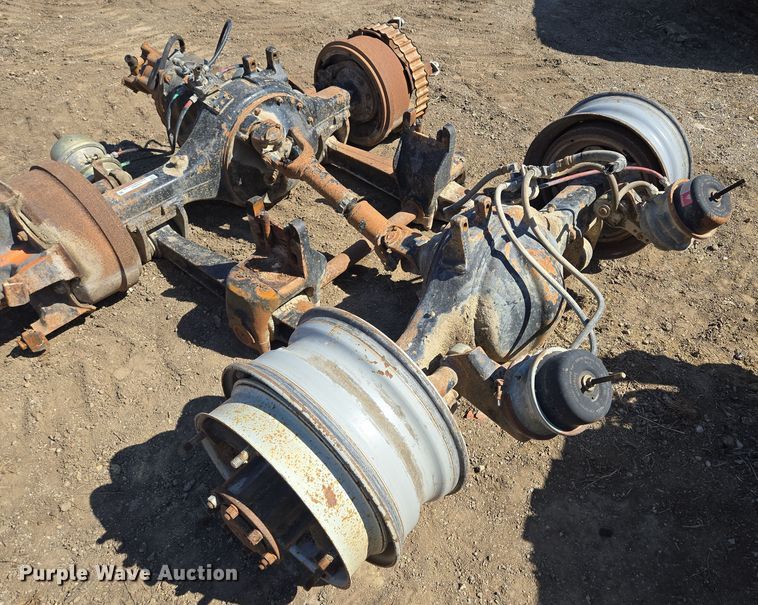 image for item EQ6947 Eaton-Spicer RS381 truck axles