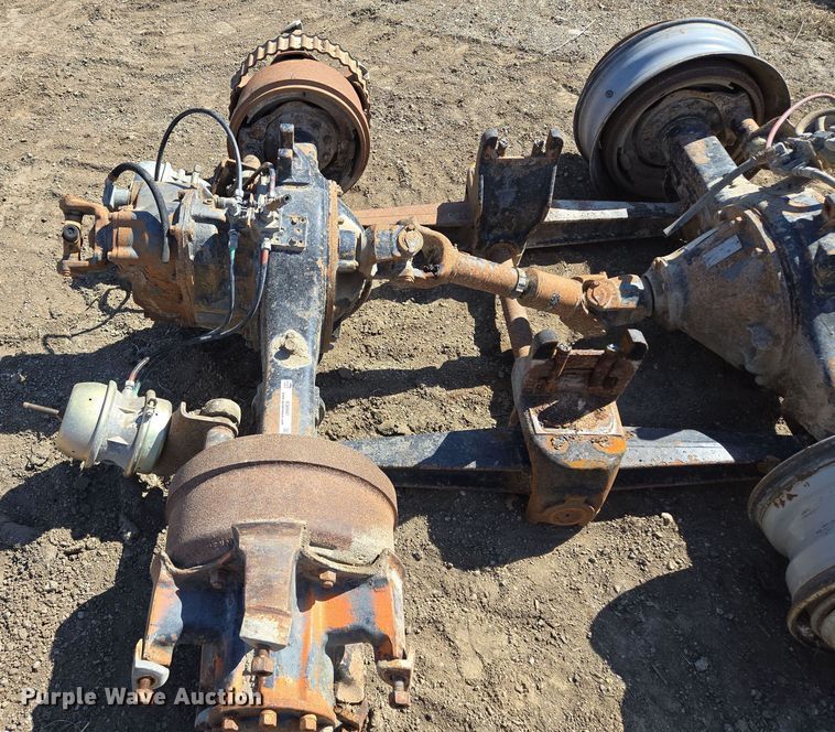 image for item EQ6947 Eaton-Spicer RS381 truck axles