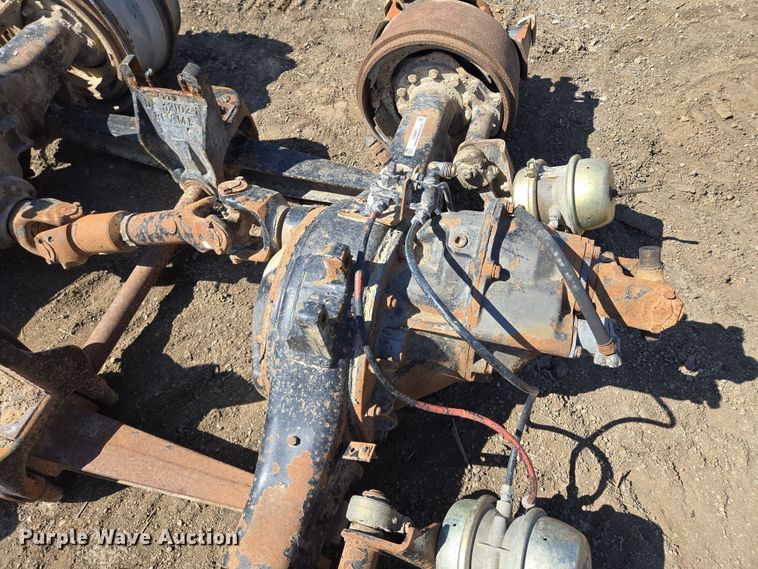 image for item EQ6947 Eaton-Spicer RS381 truck axles