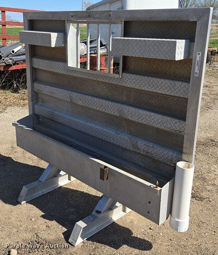 image for item EQ6950 Headache rack 