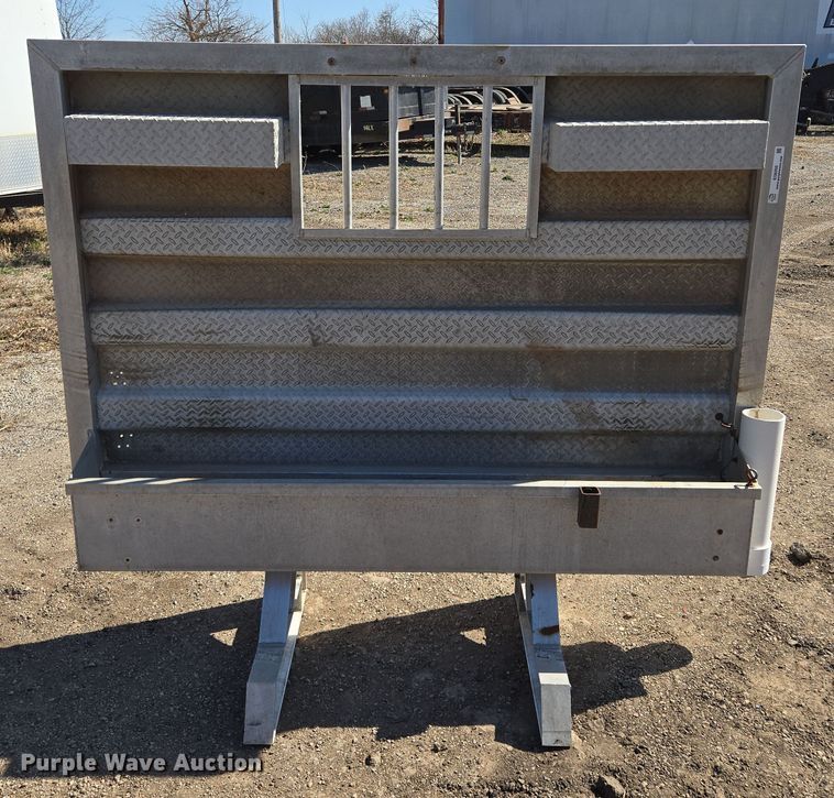 image for item EQ6950 Headache rack 