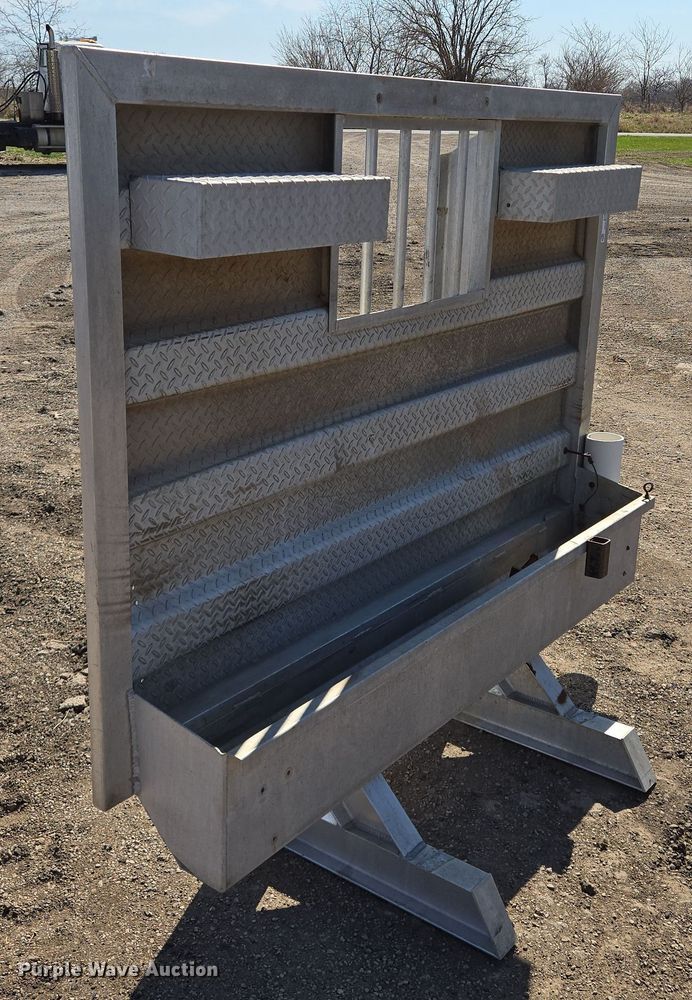 image for item EQ6950 Headache rack 