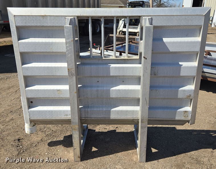 image for item EQ6950 Headache rack 