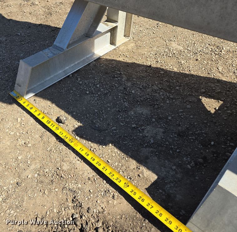 image for item EQ6950 Headache rack 