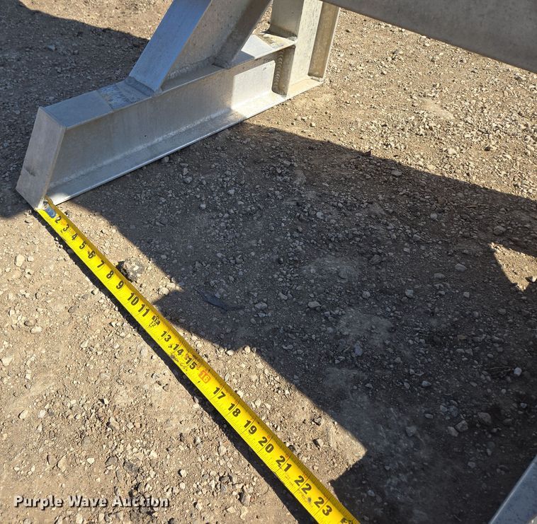 image for item EQ6950 Headache rack 