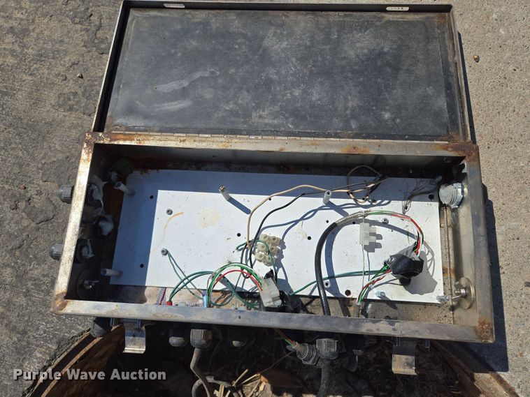 image for item EQ6953 Cardinal  4520-EPR12-C  truck scale  