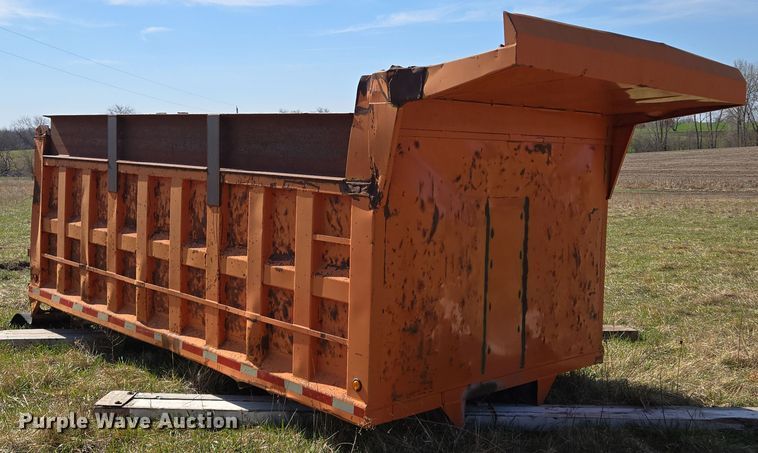 image for item EQ6954 Dump truck bed 