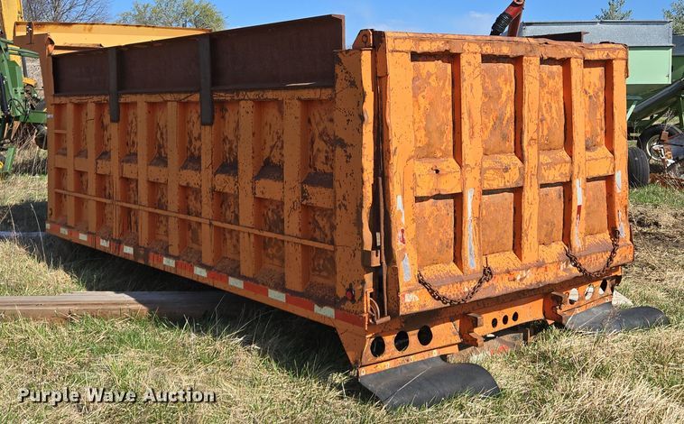 image for item EQ6954 Dump truck bed 