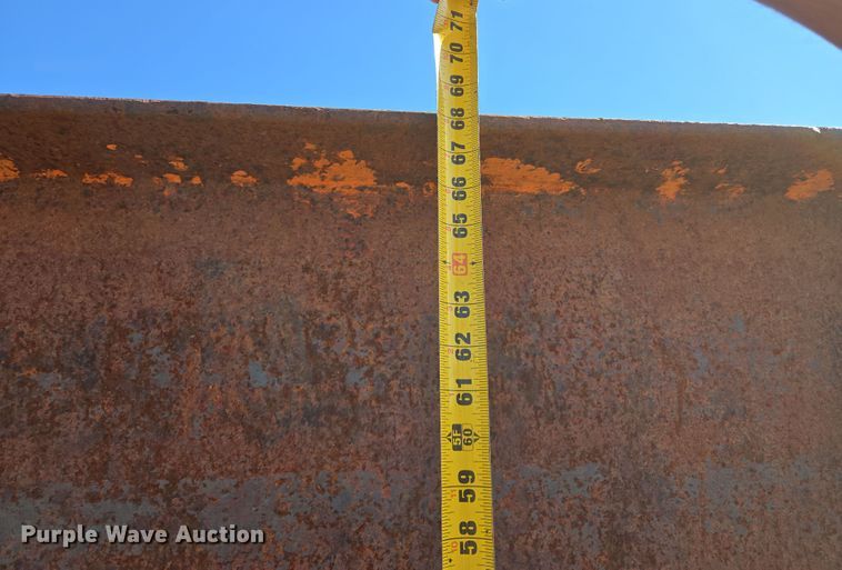 image for item EQ6954 Dump truck bed 