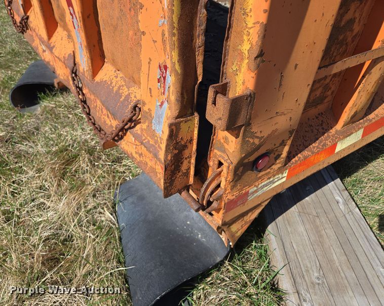 image for item EQ6954 Dump truck bed 