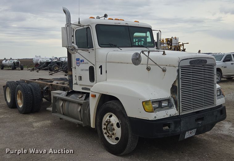 image for item EQ6980 1993 Freightliner USF-1E truck cab and chassis