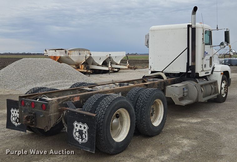 image for item EQ6980 1993 Freightliner USF-1E truck cab and chassis