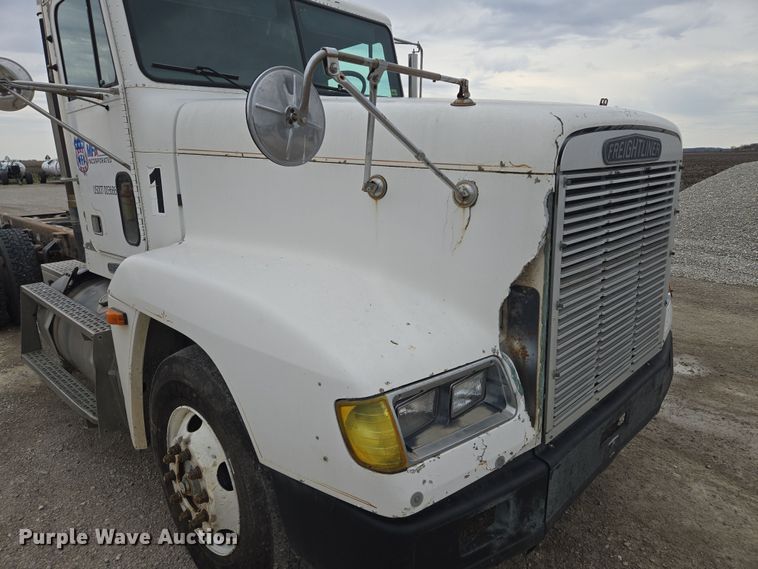 image for item EQ6980 1993 Freightliner USF-1E truck cab and chassis