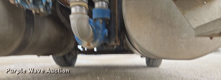 image for item EQ6980 1993 Freightliner USF-1E truck cab and chassis