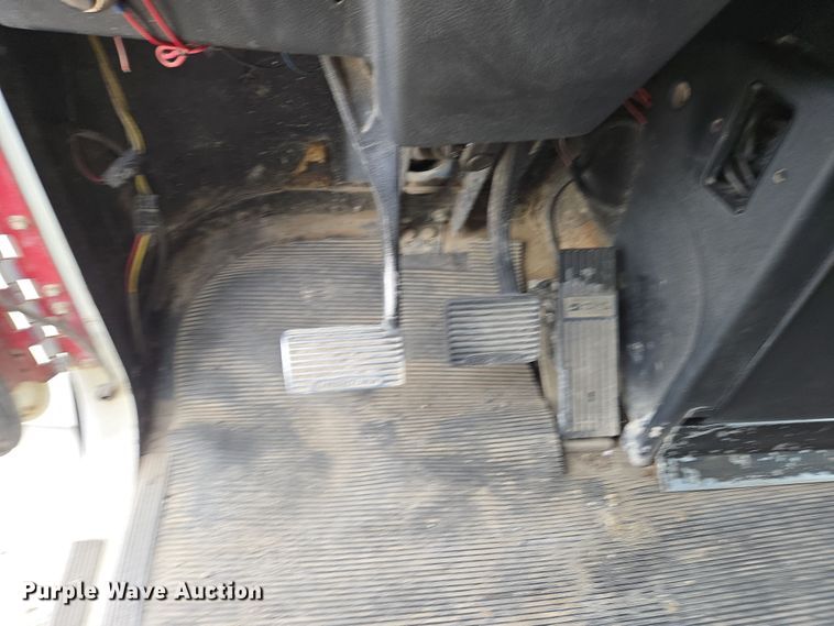 image for item EQ6980 1993 Freightliner USF-1E truck cab and chassis