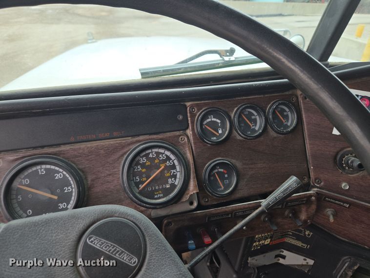 image for item EQ6980 1993 Freightliner USF-1E truck cab and chassis