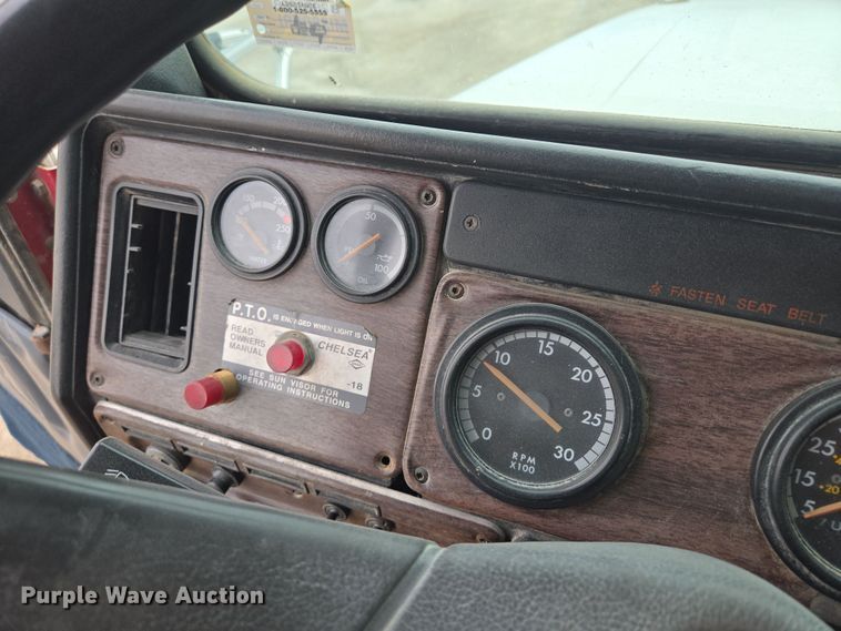 image for item EQ6980 1993 Freightliner USF-1E truck cab and chassis