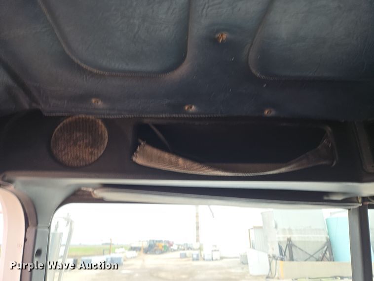 image for item EQ6980 1993 Freightliner USF-1E truck cab and chassis