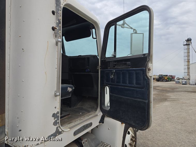 image for item EQ6980 1993 Freightliner USF-1E truck cab and chassis