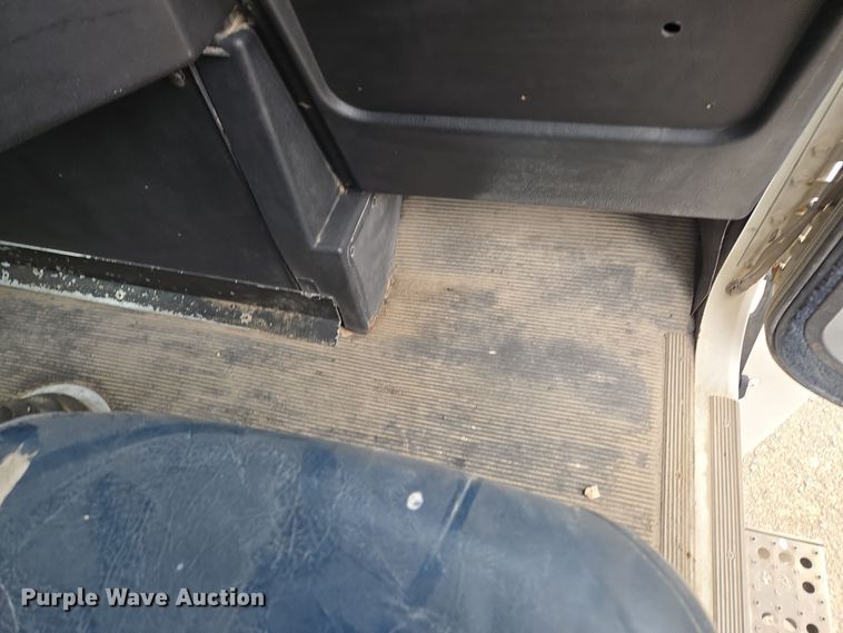 image for item EQ6980 1993 Freightliner USF-1E truck cab and chassis