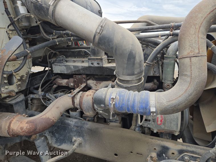 image for item EQ6980 1993 Freightliner USF-1E truck cab and chassis