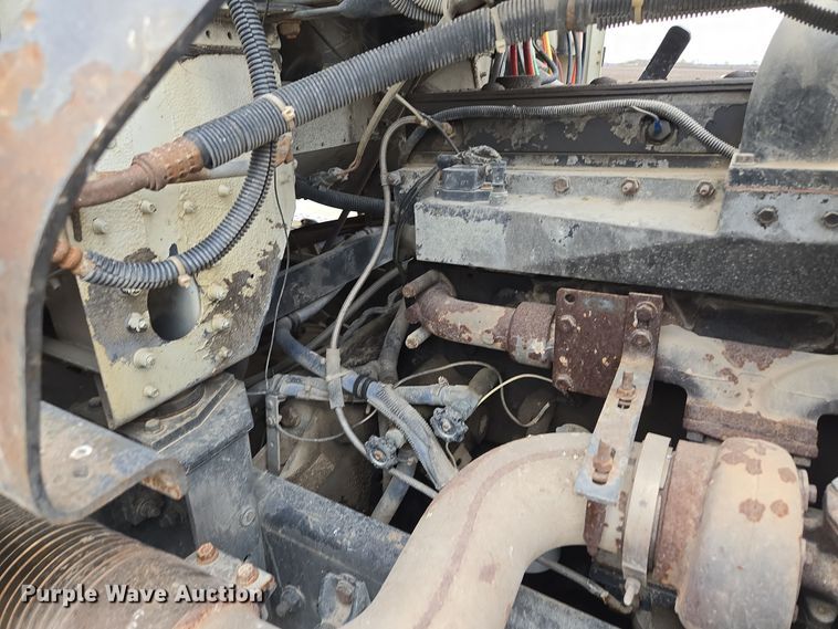 image for item EQ6980 1993 Freightliner USF-1E truck cab and chassis