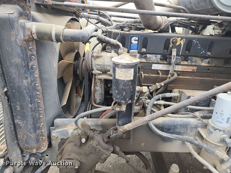 image for item EQ6980 1993 Freightliner USF-1E truck cab and chassis