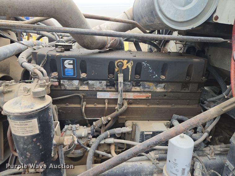 image for item EQ6980 1993 Freightliner USF-1E truck cab and chassis