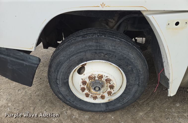 image for item EQ6980 1993 Freightliner USF-1E truck cab and chassis