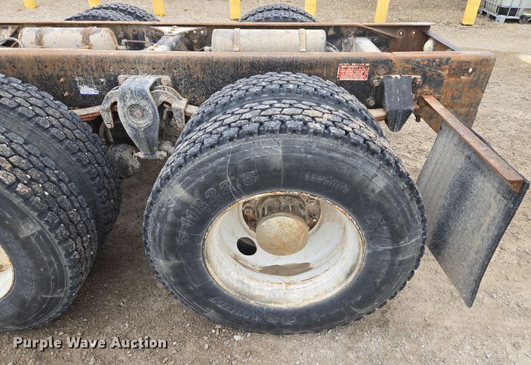 image for item EQ6980 1993 Freightliner USF-1E truck cab and chassis