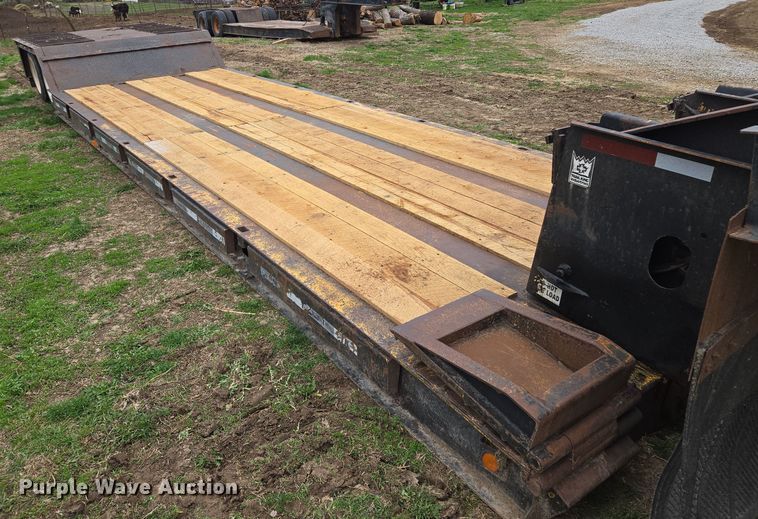 image for item EQ6982 1998 Trail King TK70DGHT-532 lowboy equipment trailer