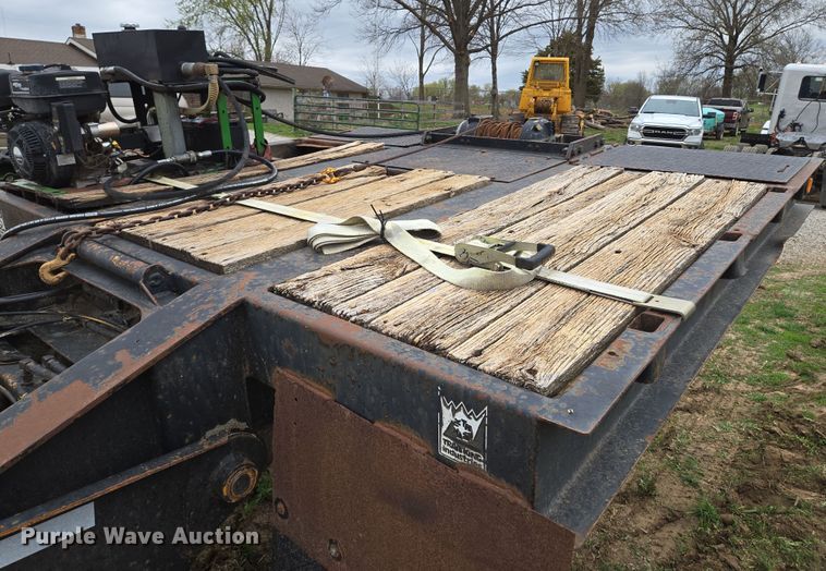image for item EQ6982 1998 Trail King TK70DGHT-532 lowboy equipment trailer