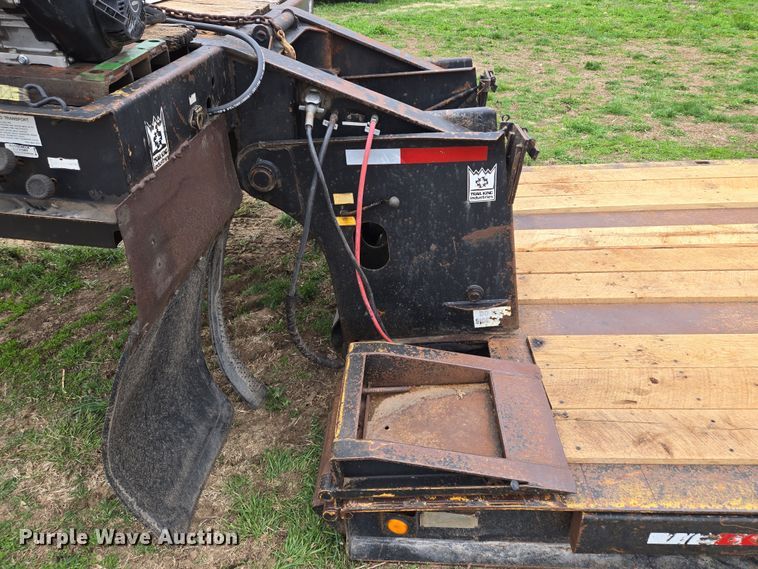 image for item EQ6982 1998 Trail King TK70DGHT-532 lowboy equipment trailer