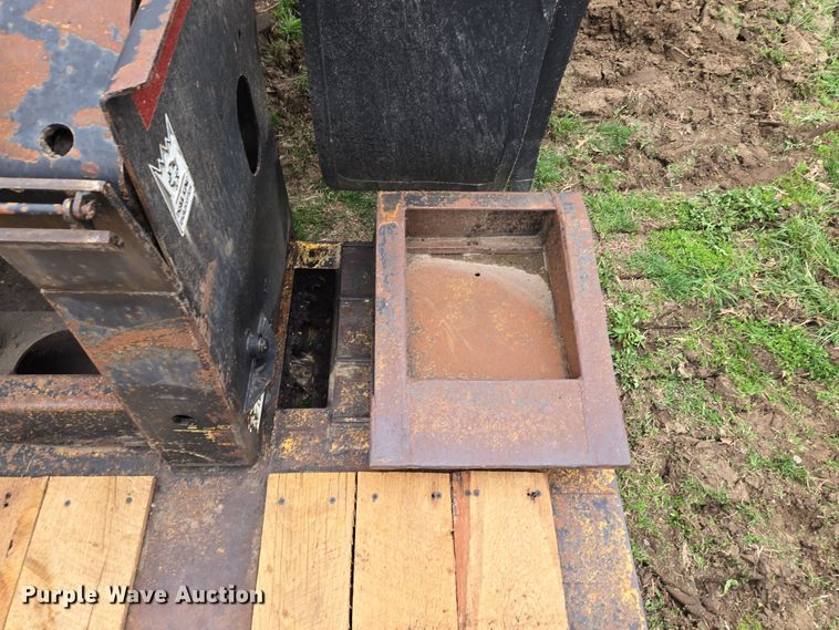 image for item EQ6982 1998 Trail King TK70DGHT-532 lowboy equipment trailer