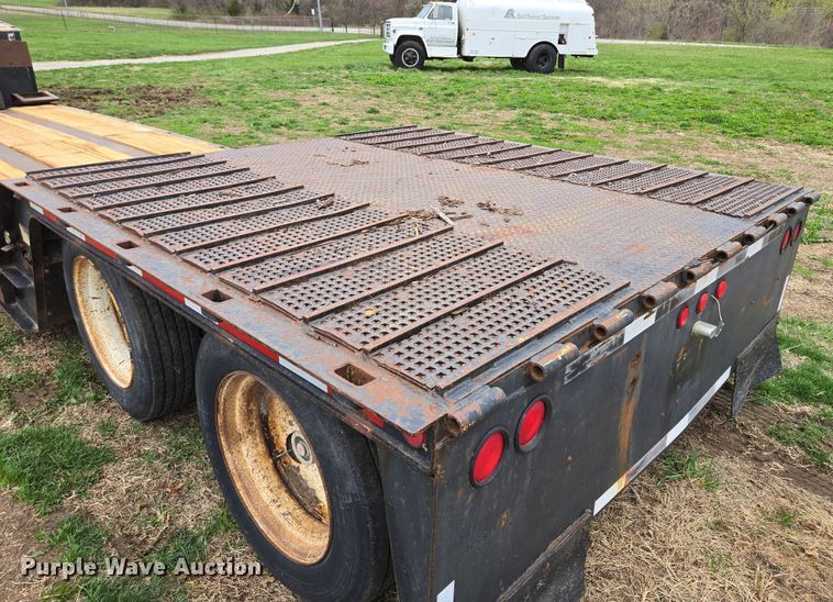 image for item EQ6982 1998 Trail King TK70DGHT-532 lowboy equipment trailer