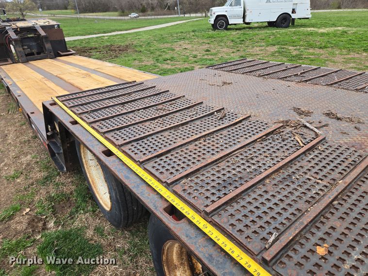 image for item EQ6982 1998 Trail King TK70DGHT-532 lowboy equipment trailer