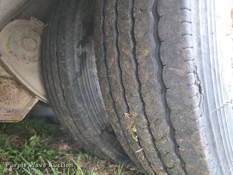 image for item EQ6982 1998 Trail King TK70DGHT-532 lowboy equipment trailer