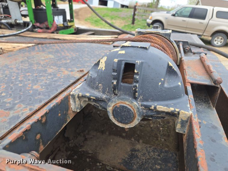 image for item EQ6982 1998 Trail King TK70DGHT-532 lowboy equipment trailer