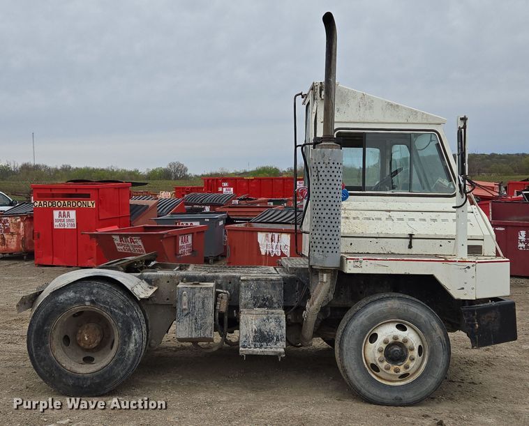 image for item EQ6989 Kalmar 30 yard truck