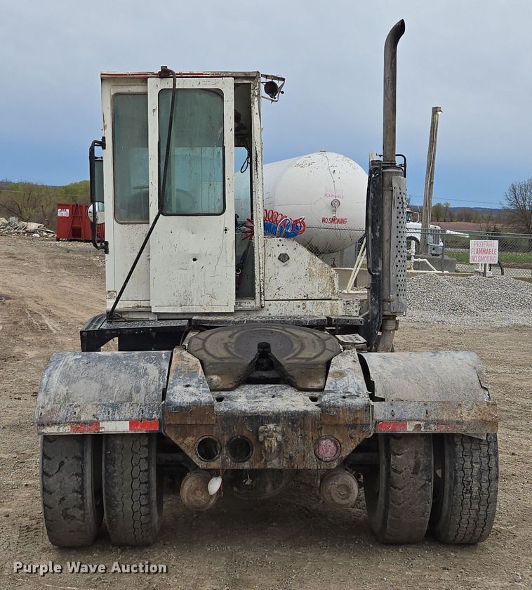 image for item EQ6989 Kalmar 30 yard truck