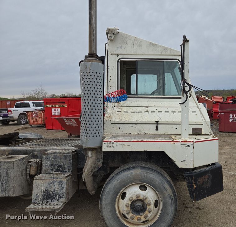 image for item EQ6989 Kalmar 30 yard truck